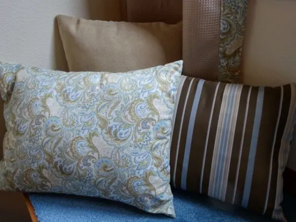 How to Sew an 18 inch Pillow Cover Tutorial - The Idea Room