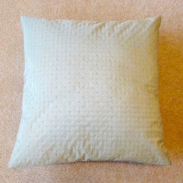 How to Make a Throw Pillow Cover in Six Simple Steps Single Girl s DIY