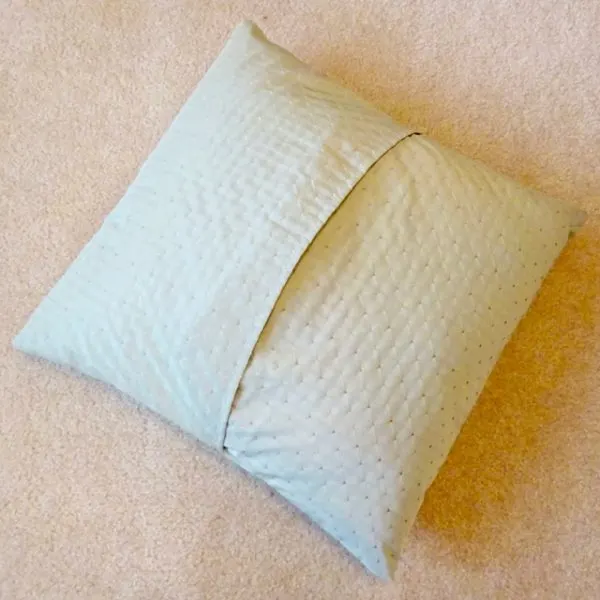 removable throw pillow cover on a pillow form