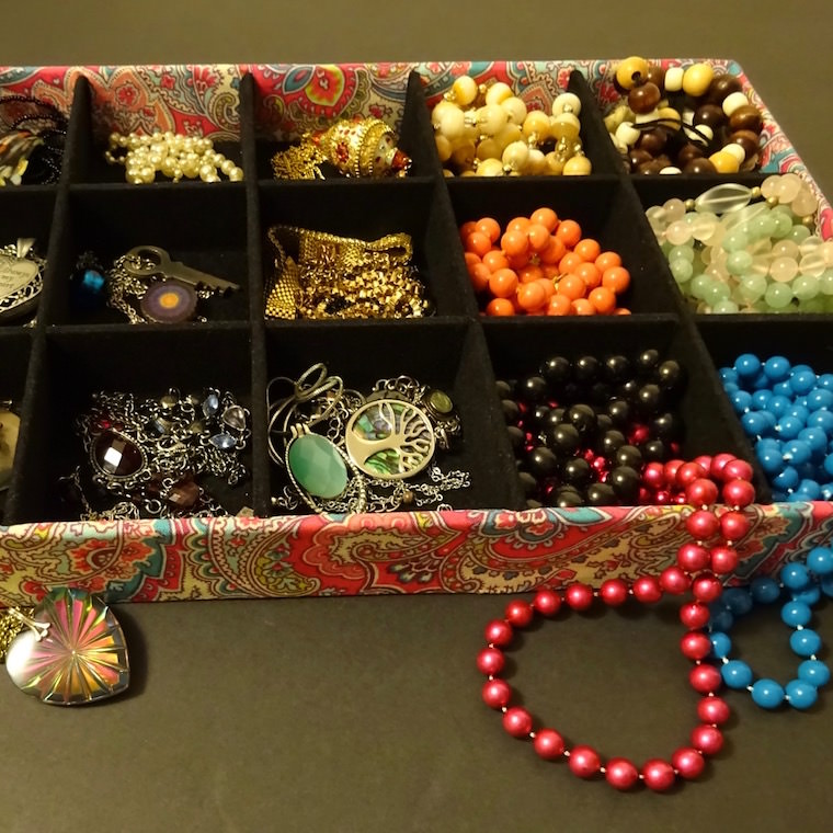 Beautiful and Creative Ways to Store Your Jewelry | Single Girl's DIY