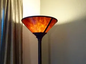 Lamp with mica shade