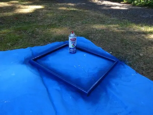 Paint a custom memo board