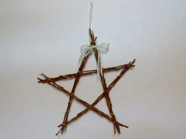 Twine wrapped sticks make a star