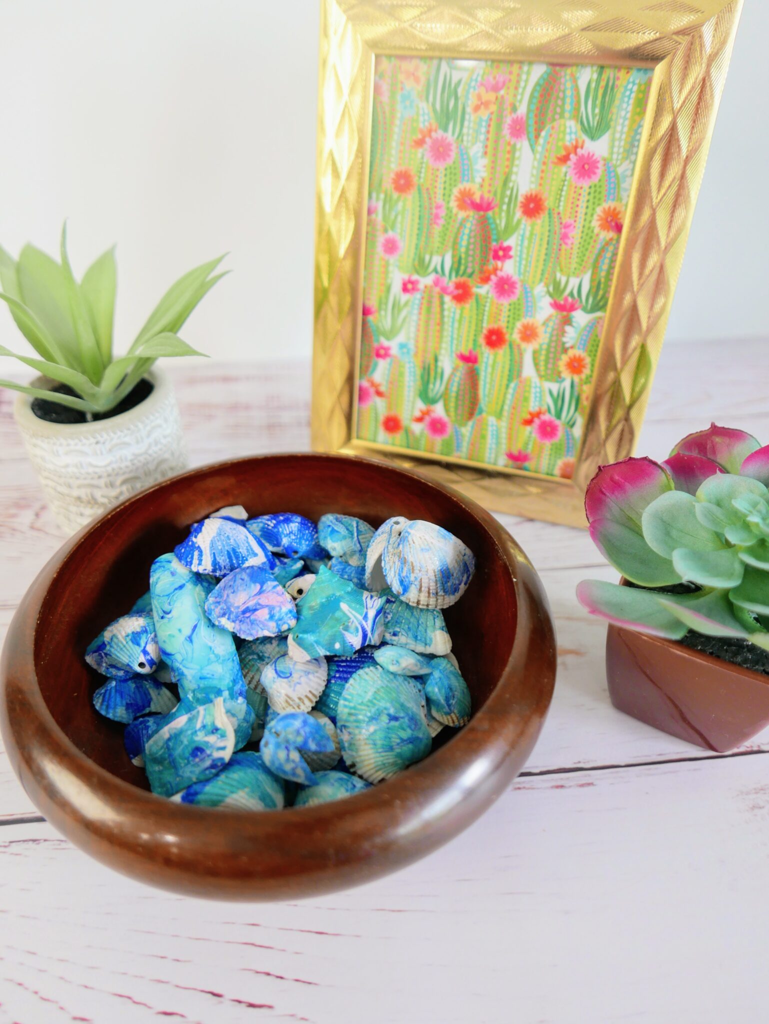 How to Paint Seashells with Nail Polish Single Girl's DIY