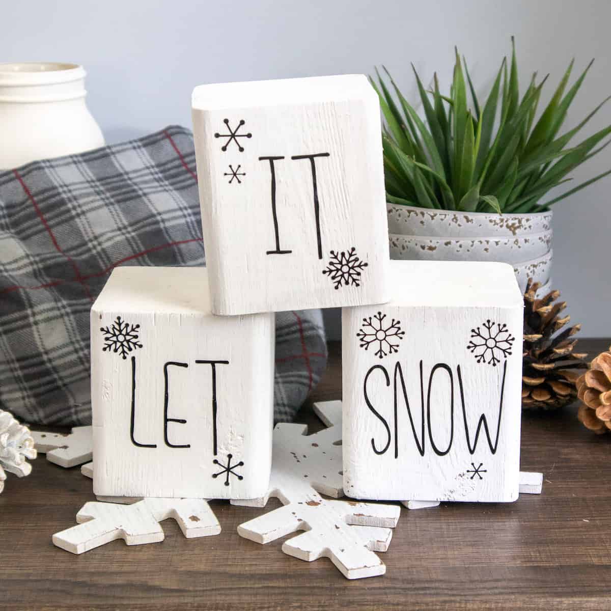 DIY Wood Block Snowman: Reversible Cricut Winter Craft - Single Girl's DIY