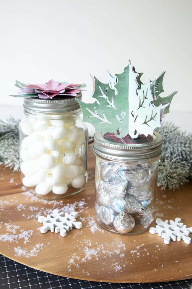 Christmas Mason Jar Toppers (Cricut craft) Single Girl's DIY