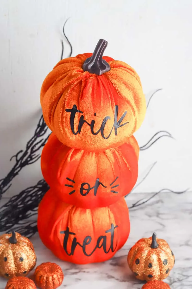 Using the Cricut Easy Press Mini on a Felt Pumpkin