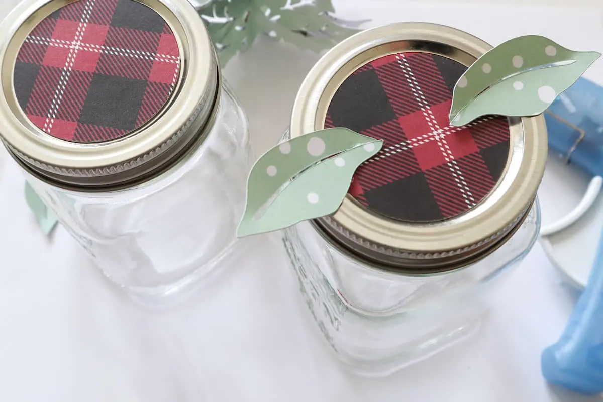 plaid mason jar topper with holly leaves