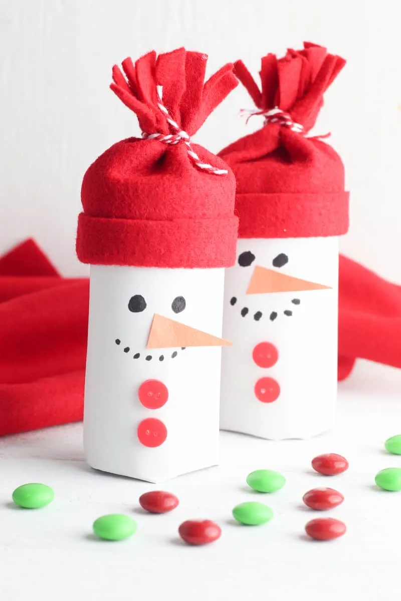 How to Make Christmas Crackers from Toilet Paper Rolls - Single Girl's DIY