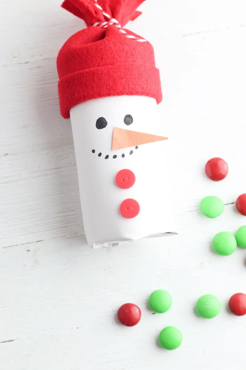 How to Make Christmas Crackers from Toilet Paper Rolls - Single Girl's DIY