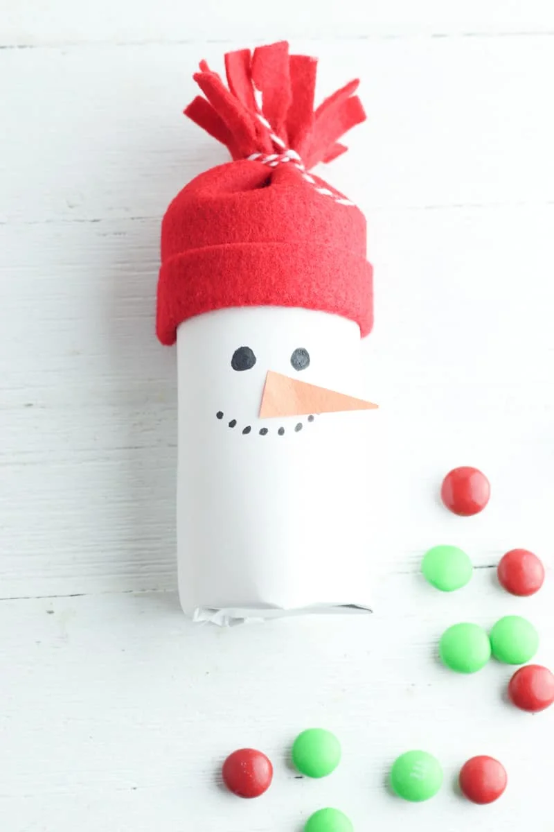 How to Make Christmas Crackers from Toilet Paper Rolls - Single Girl's DIY