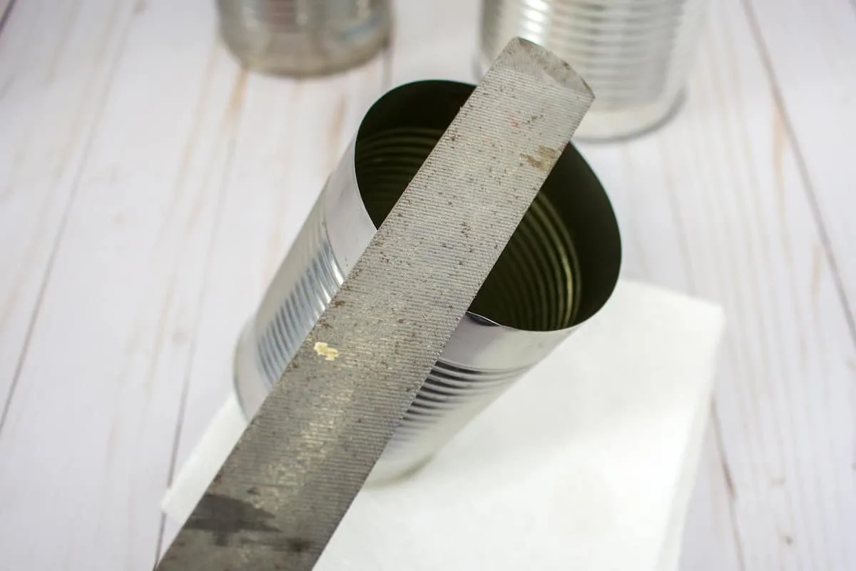 Filing Tin Can Top for Craft