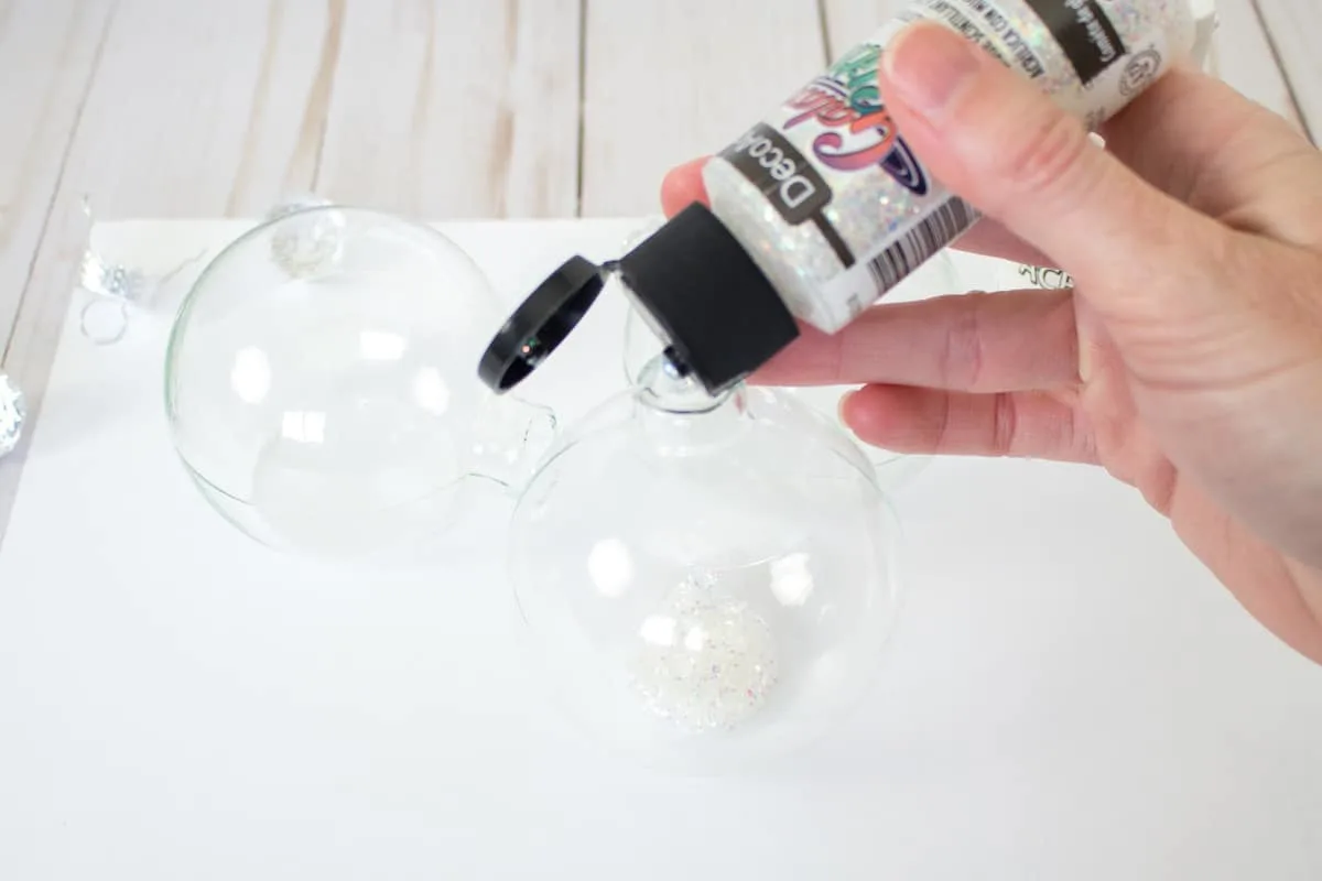 Filling clear ornament with glitter