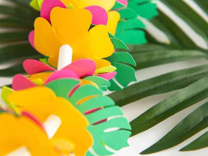 Paper Hawaiian flower Lei Craft