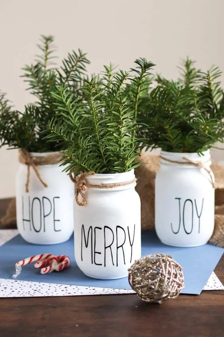 Christmas Mason Jars table centerpiece