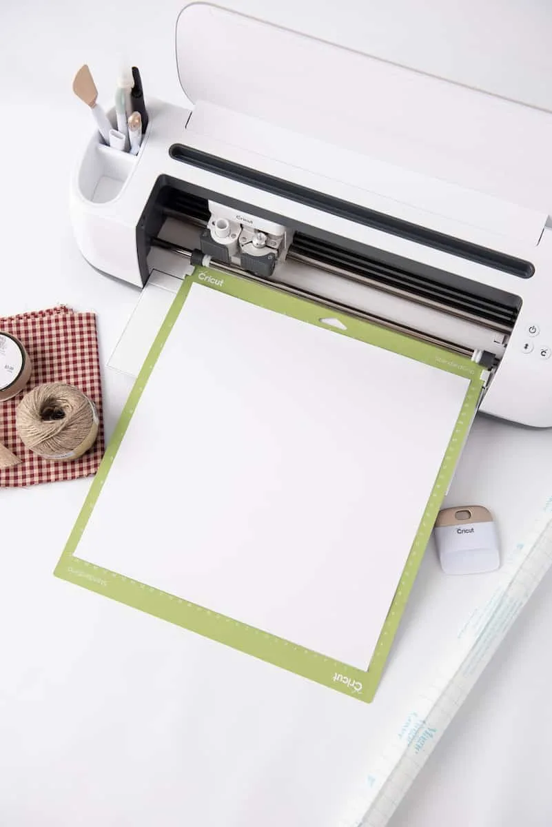 Loading Cricut Mat with Paper