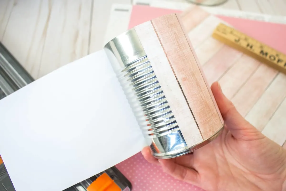 Wrapping tin can with scrapbook paper