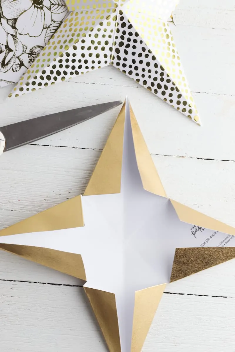 How to Make Paper Stars Using Parchment Paper - Hearty Sol