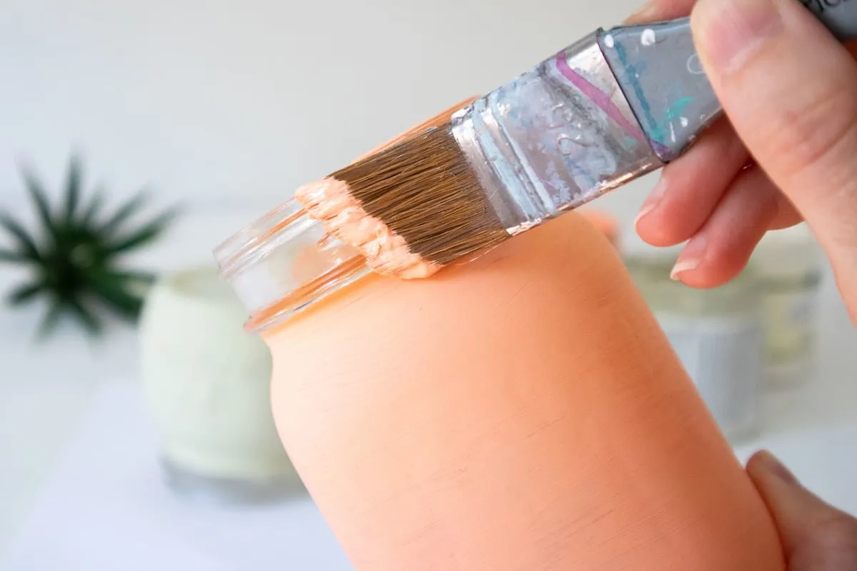 painting rim of mason jar
