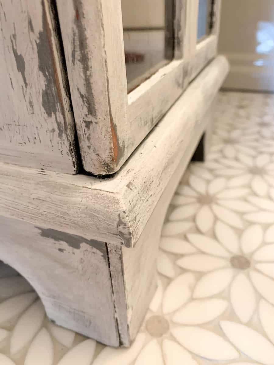 farmhouse look distressed furniture made with vaseline and chalk paint