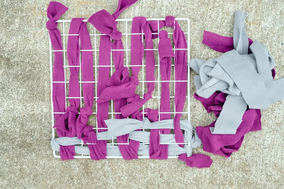 How to make a snuffle mat for your dog