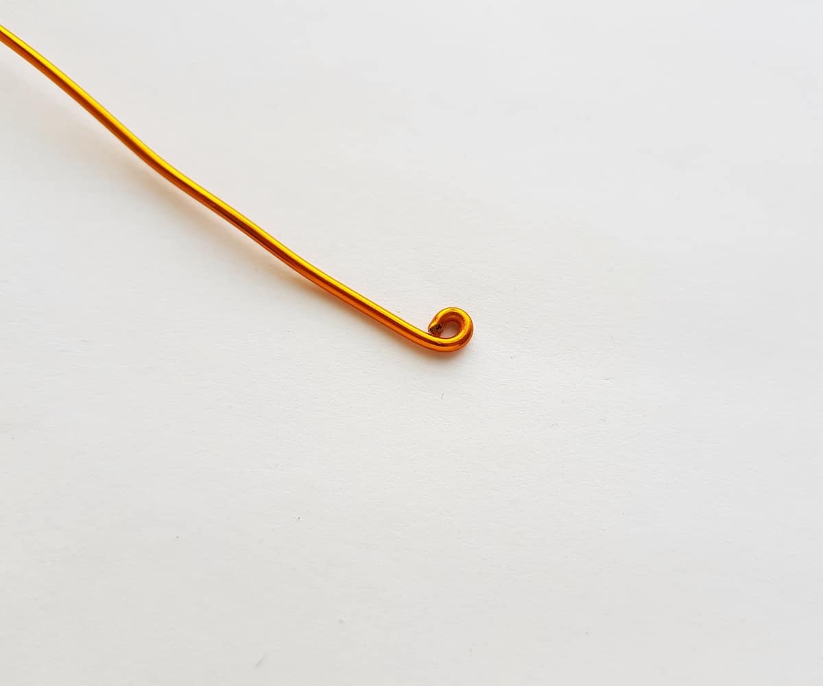 Wire with curl for crafting