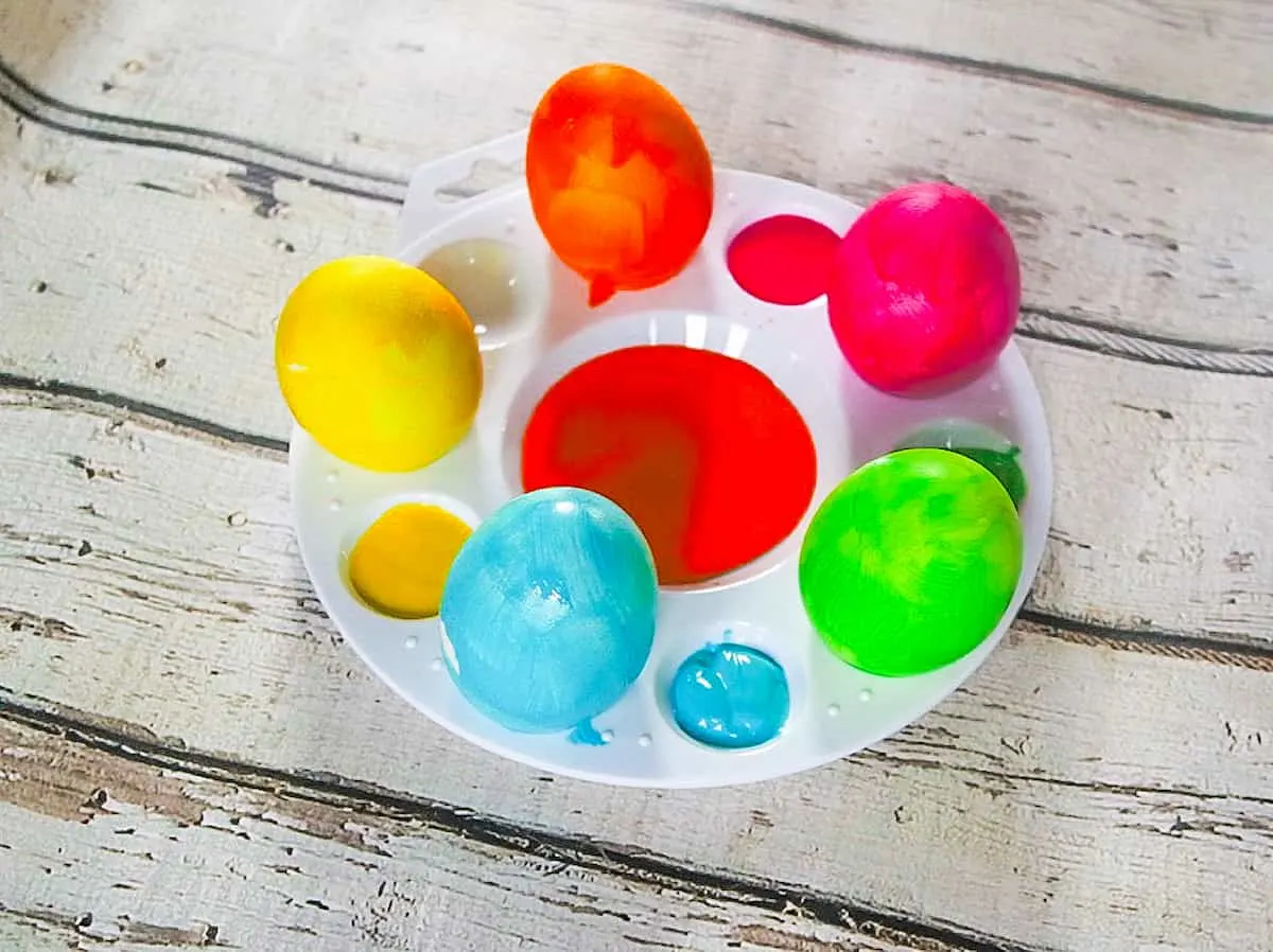 DIY Glitter Easter eggs Step 2