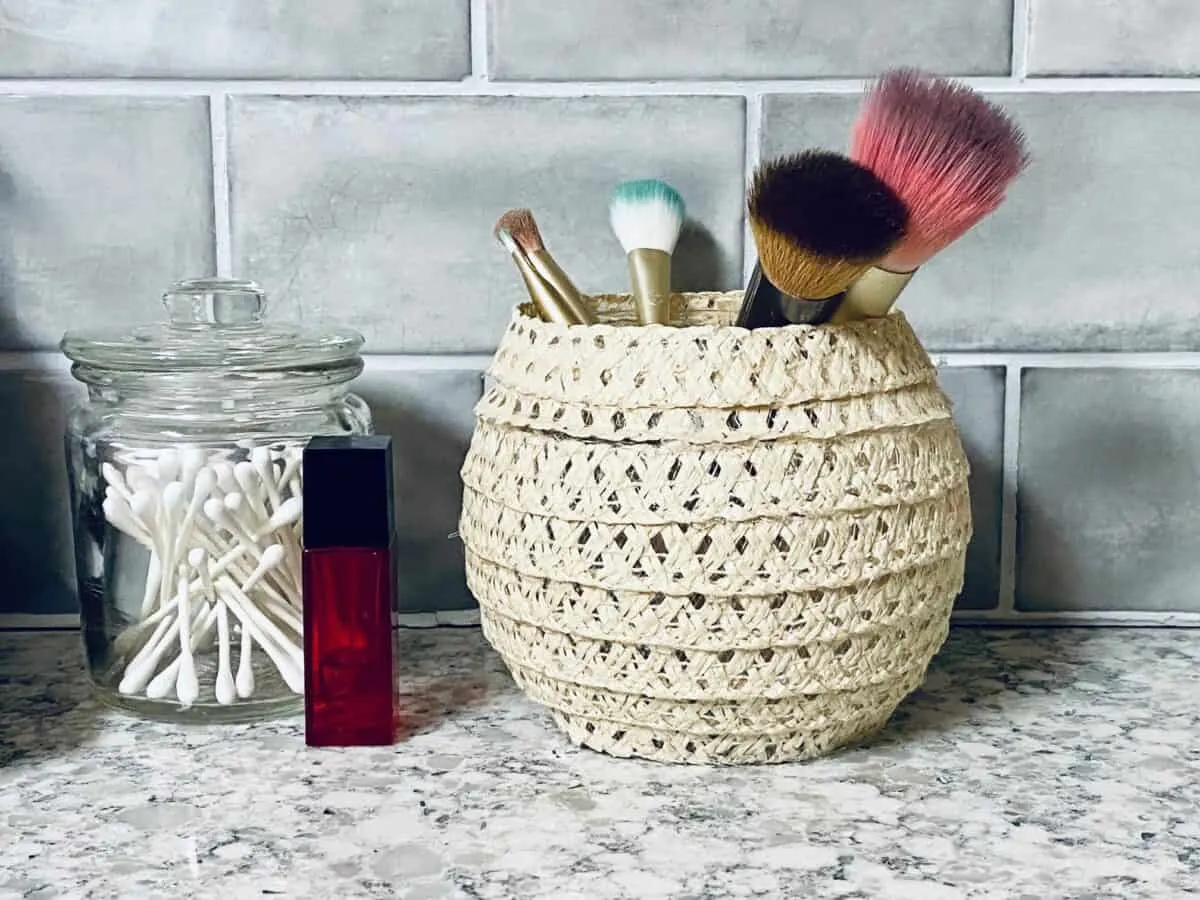 DIY Makeup Brush Holder Ideas (3 Ways) - Single Girl's DIY