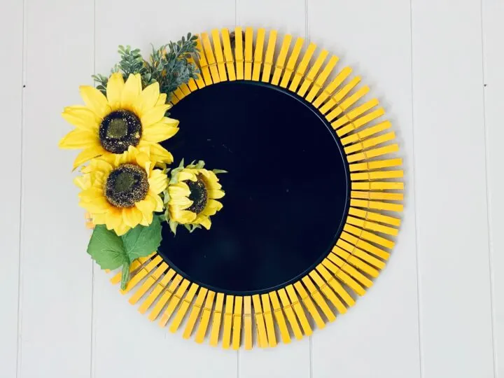 sunflower wreath with clothespins