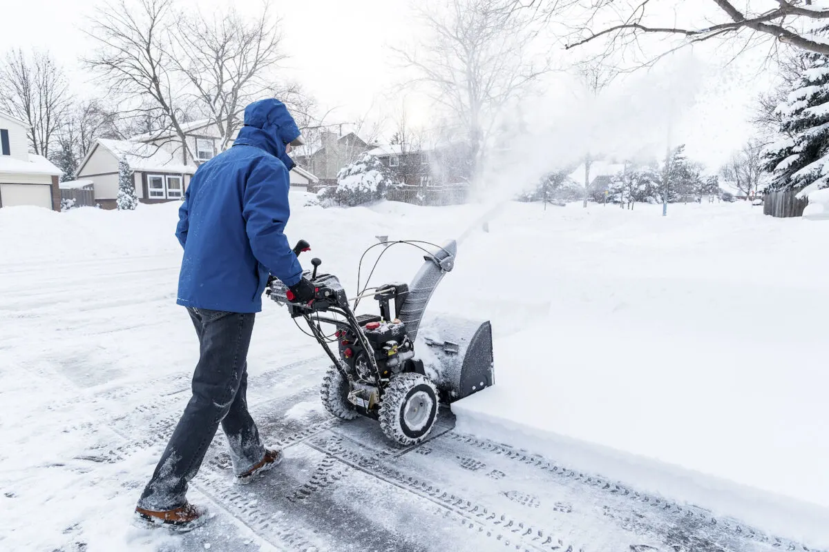 WHAT TO DO WITH YOUR SNOWBLOWER AFTER YOU ARE DONE USING IT 