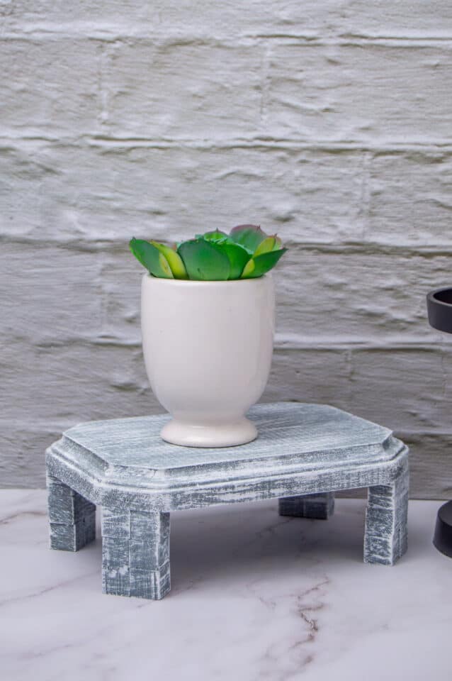 DIY Display Pedestal (Great for Weddings, Plant Stand) Single Girl's DIY