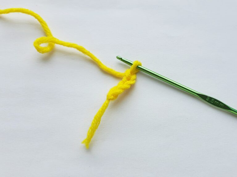 easy-crochet-flower-with-open-loop-petals-pattern-single-girl-s-diy