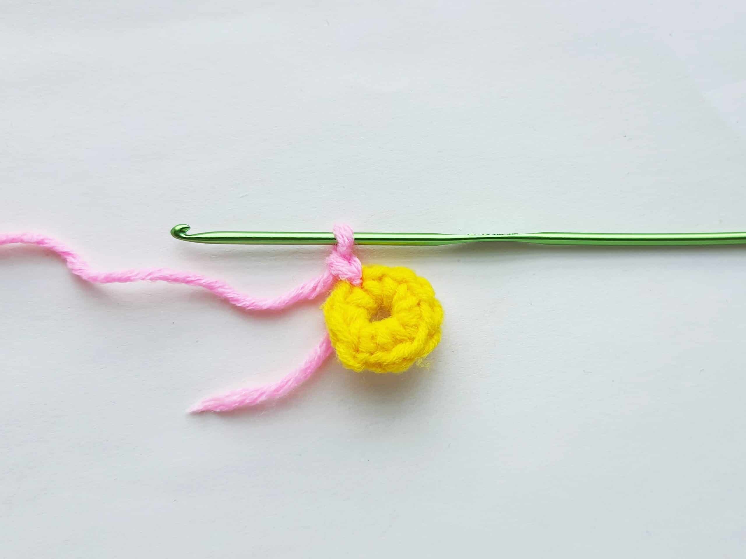 Easy Crochet Flower with Open Loop Petals Pattern Single Girl's DIY