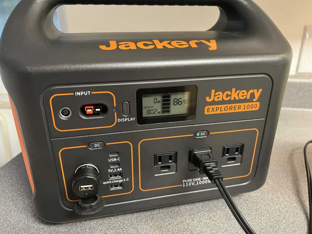 Jackery and Electric Hot Pot Cooker (Did not go well) 