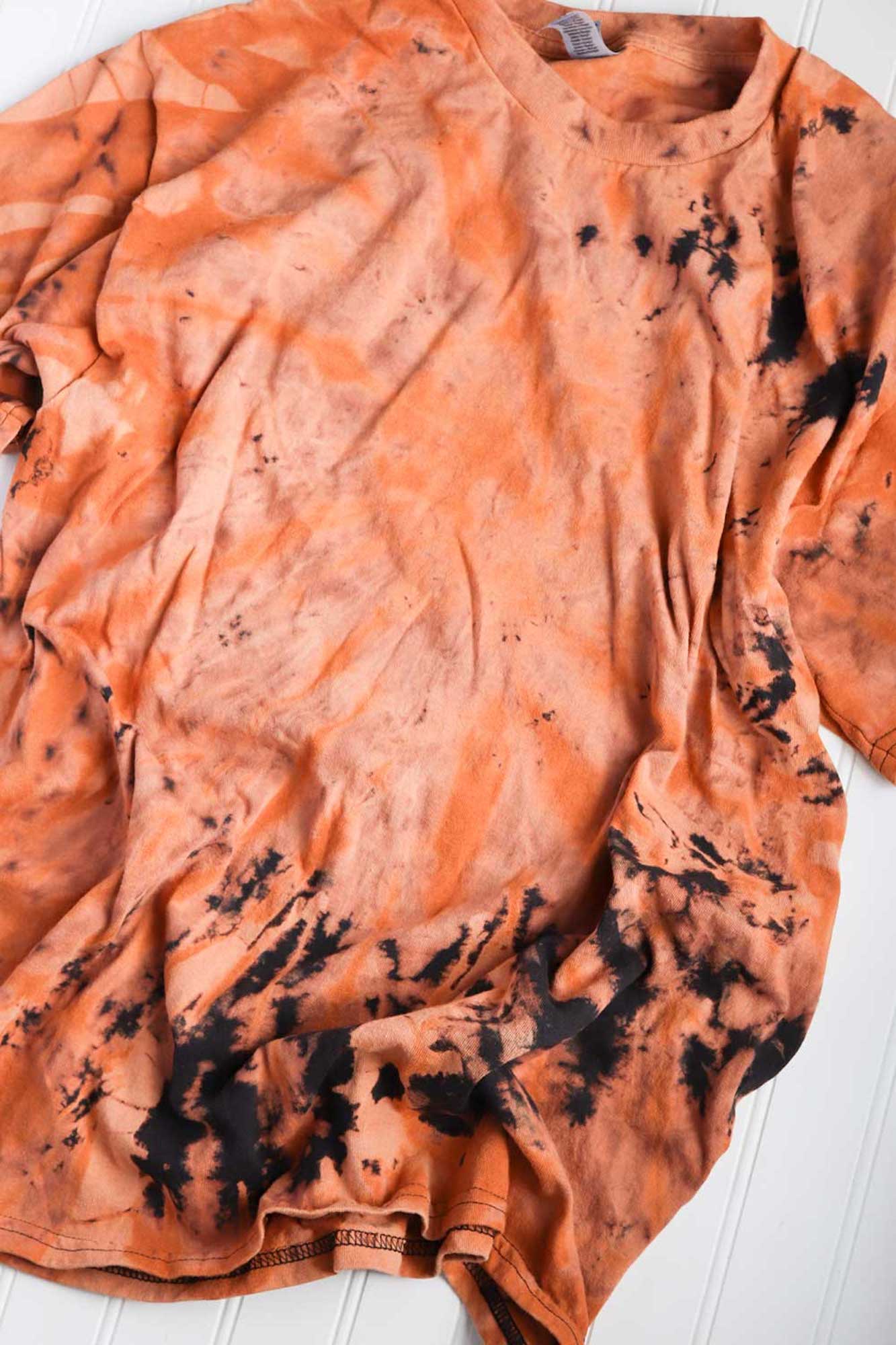How to Bleach Tie Dye a Shirt - Single Girl's DIY