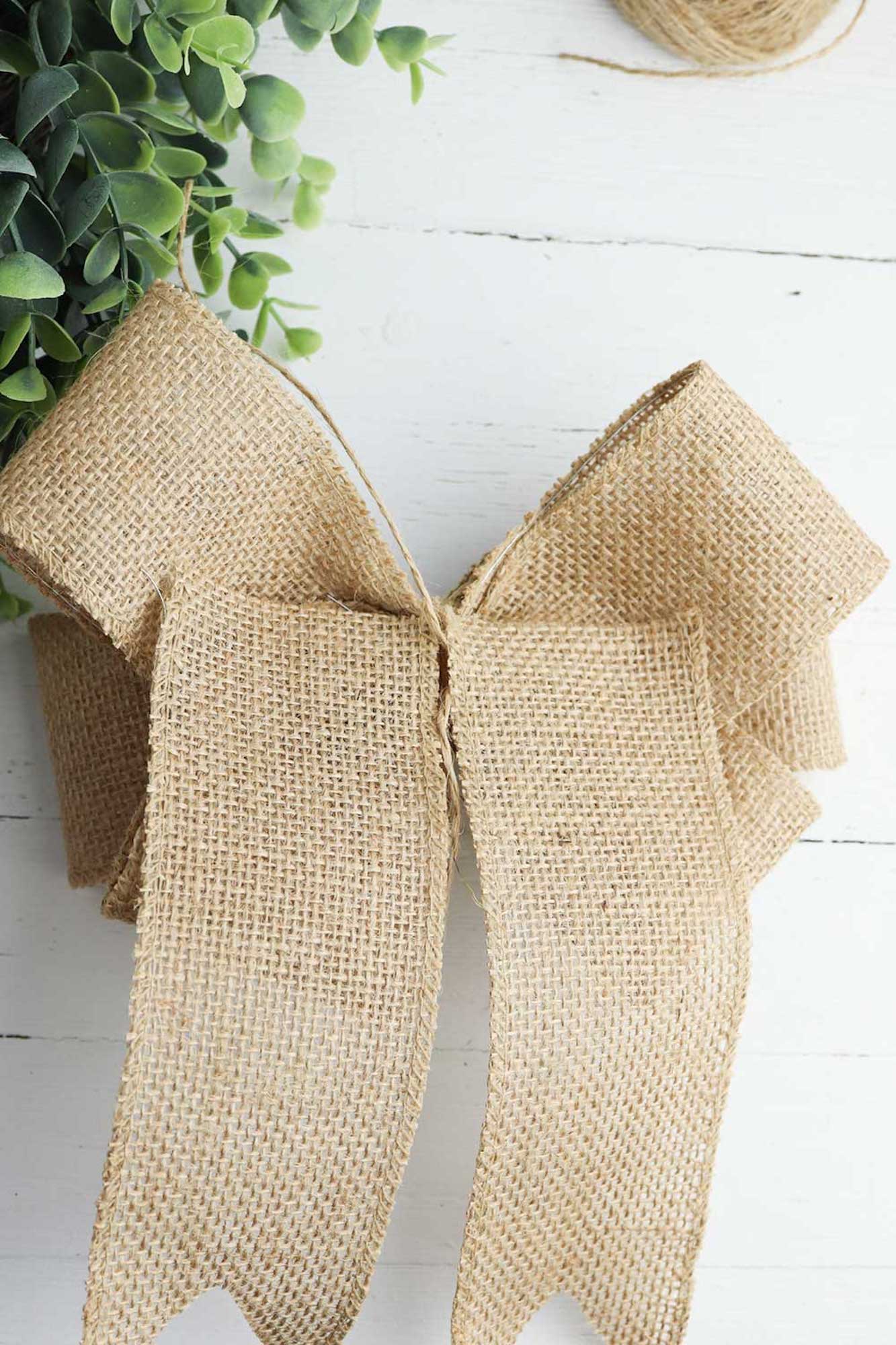 Easy Way to Make a Burlap Bow - Single Girl's DIY
