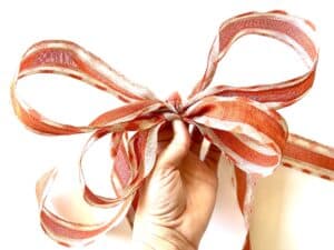 How to Make a Bow with Wired Ribbon (The Easy Way) - Single Girl's DIY