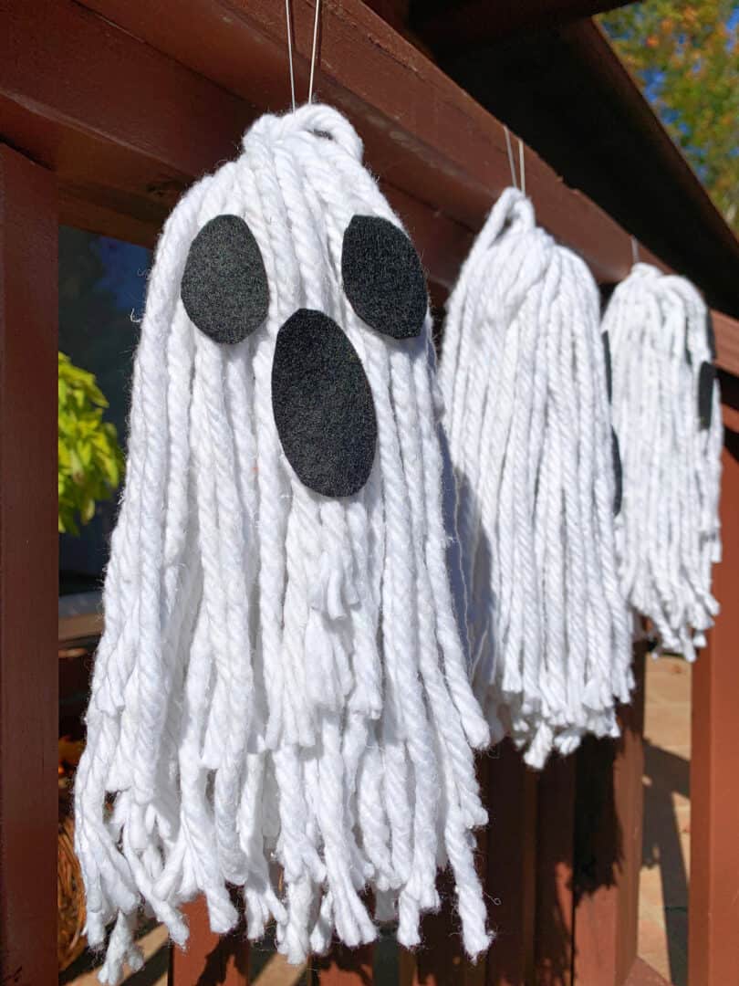 Easy DIY Mop Head Ghosts - Single Girl's DIY