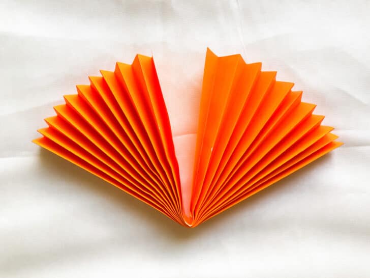 Cute Accordion Pumpkin Craft - Single Girl's DIY