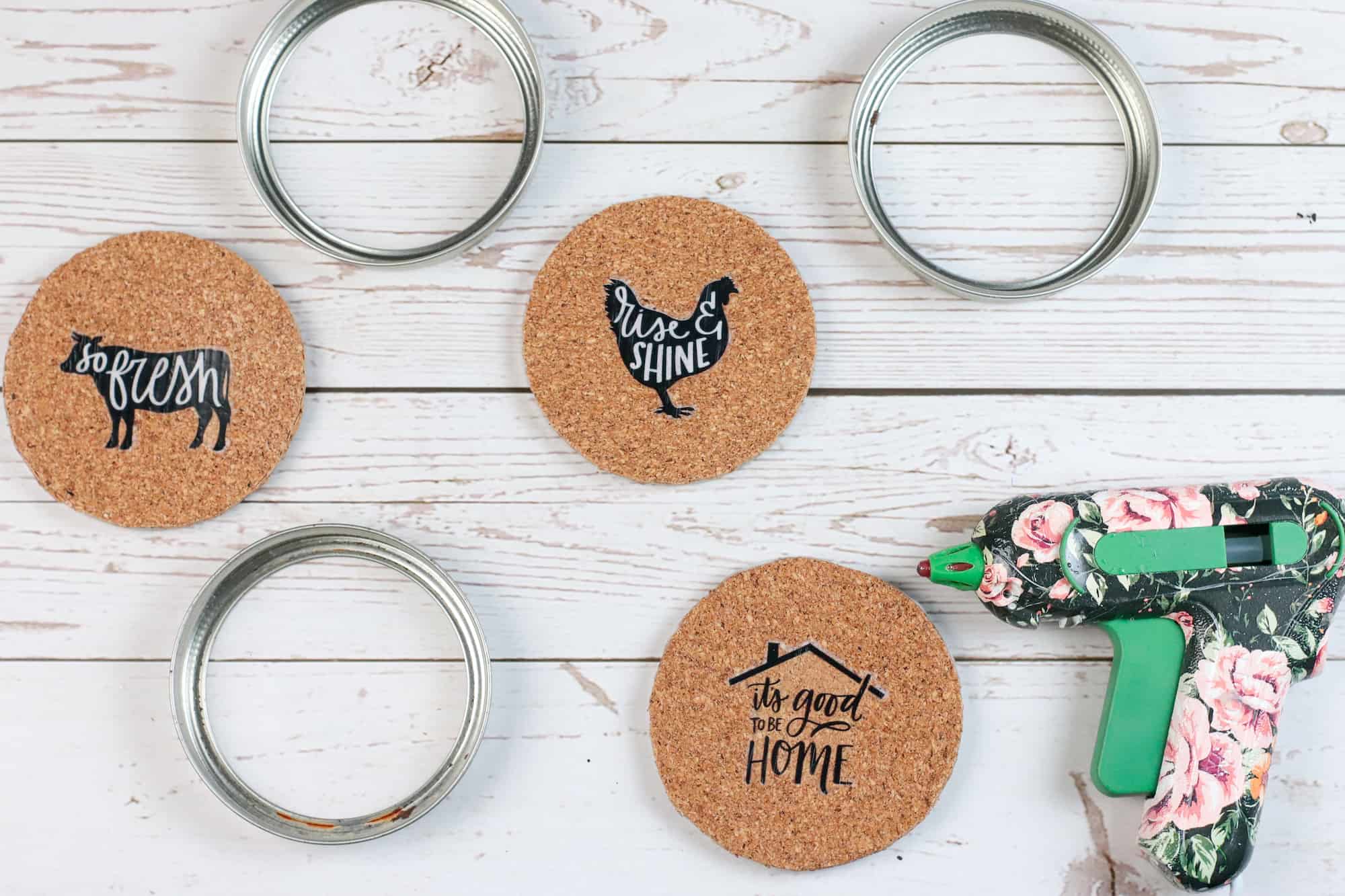 Easy DIY Mason Jar Lid Coaster - Single Girl's DIY