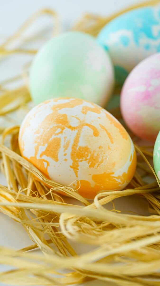 Marbled Easter Eggs: How to Use Cooking Oil for Marbling - Single Girl ...