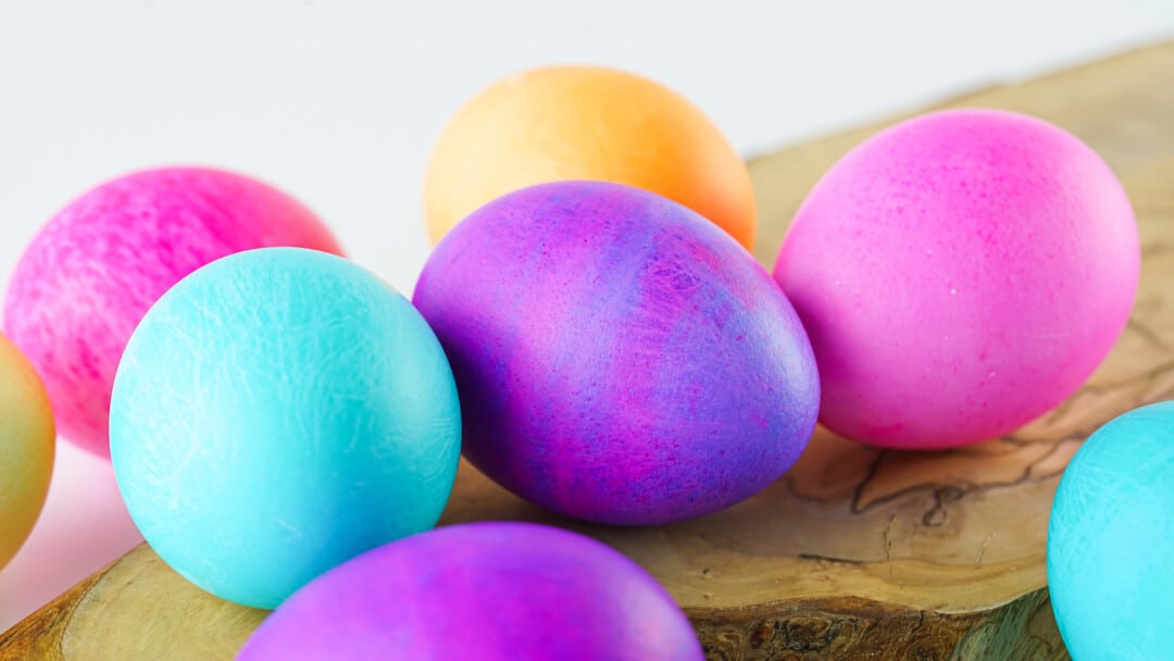 Easy Way To Dye Easter Eggs With Food Coloring Single Girl s DIY