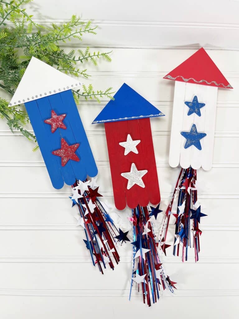 Fourth of July Rocket Craft (Dollar Tree DIY) - Single Girl's DIY