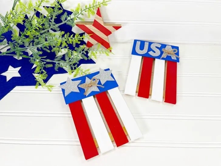 Mini Pallet Flags On Table With Stars