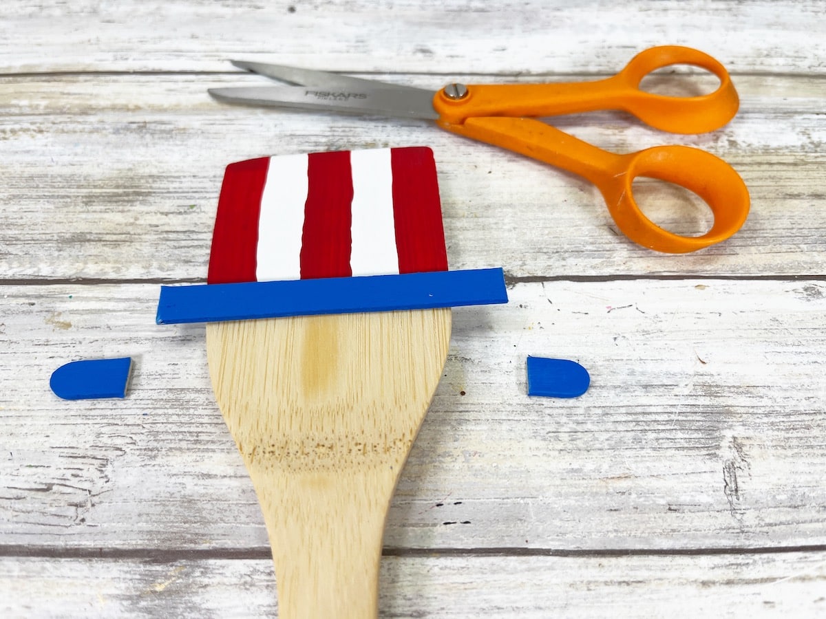 Wooden Spoon Uncle Sam Craft Step 3B