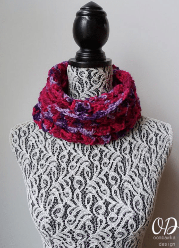 20 Free Infinity Scarf Crochet Patterns (and Cowls) - Single Girl's DIY