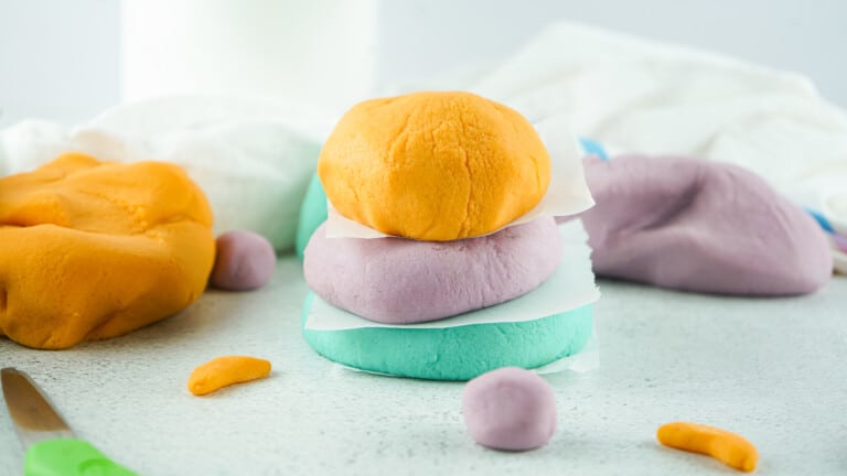 How to Make Homemade Playdough (No Cream of Tartar or Cooking)