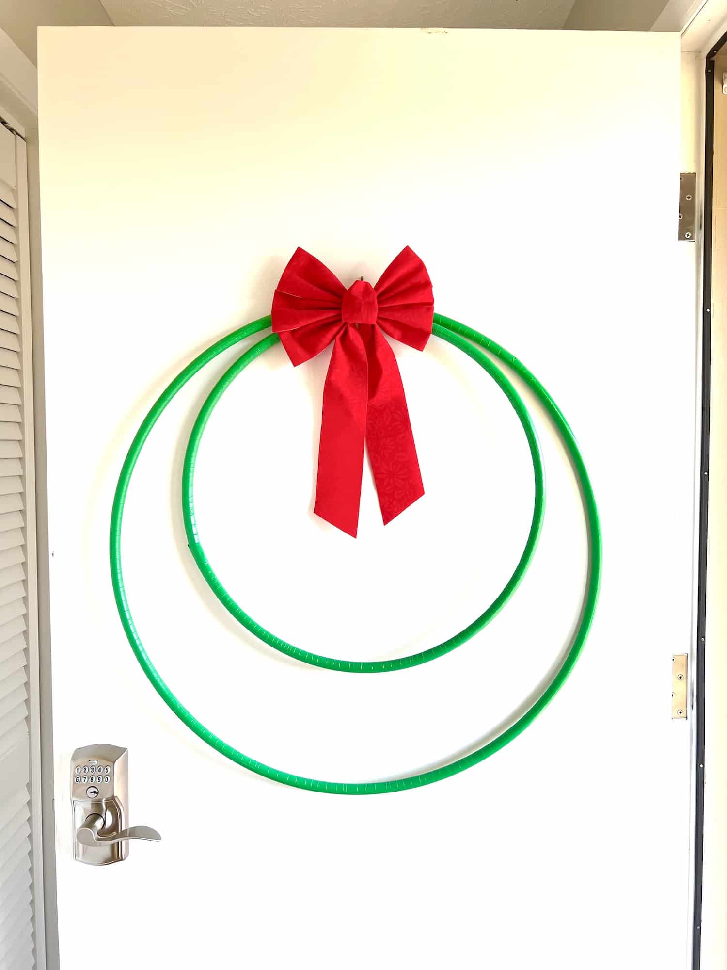 Hula Hoop Christmas Wreath 